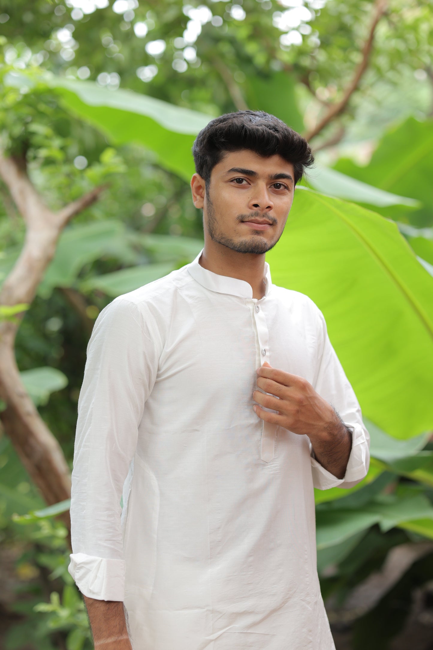 WAVVY WHITE CLASSIC BUTI MEN'S DESIGNER PREMIUM KURTA