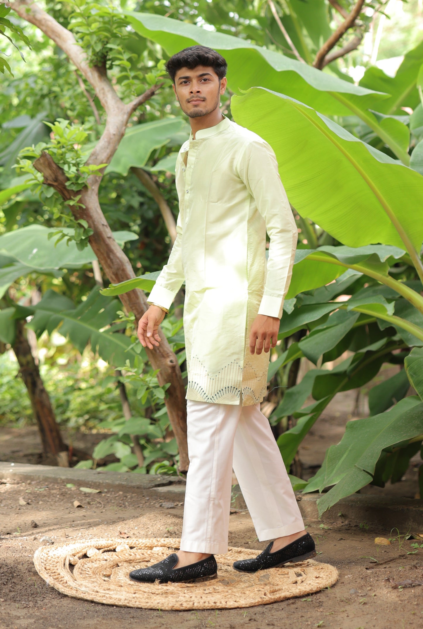 MINT GREEN CELEBRITY MAN'S WAVVY CLASSIC PREMIUM KURTA