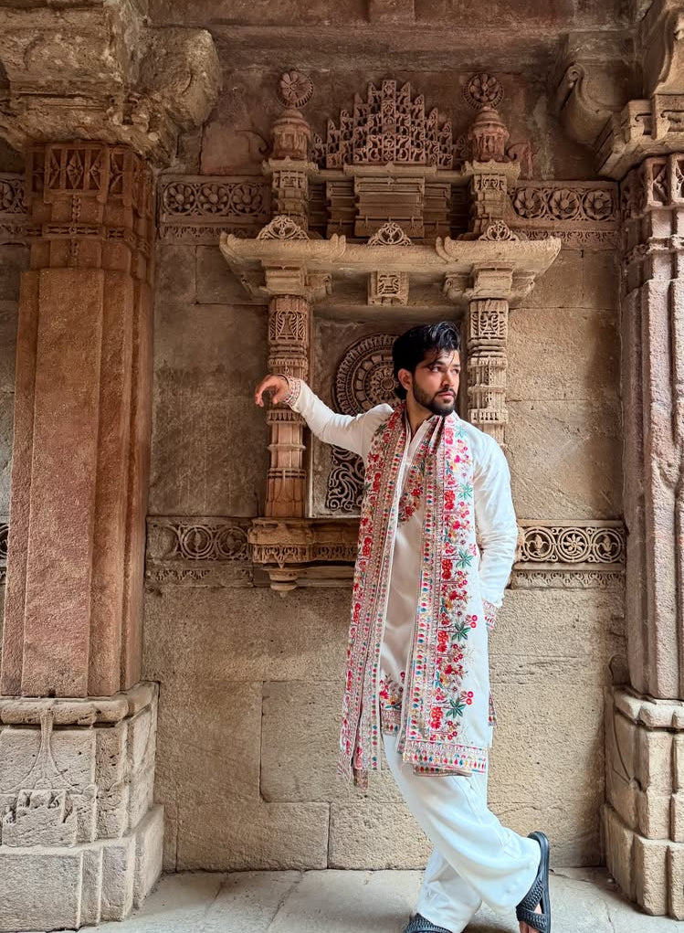 WHITE SILK KURTA SET WITH DUPATTA